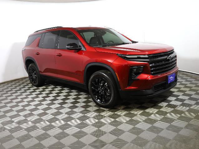 Used 2024 Chevrolet Traverse LT w/ Midnight/Sport Edition image 4