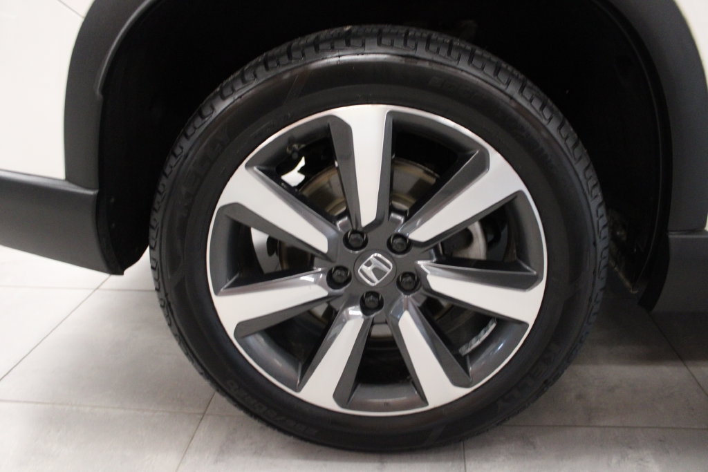 Used 2024 Honda Pilot Touring image 10