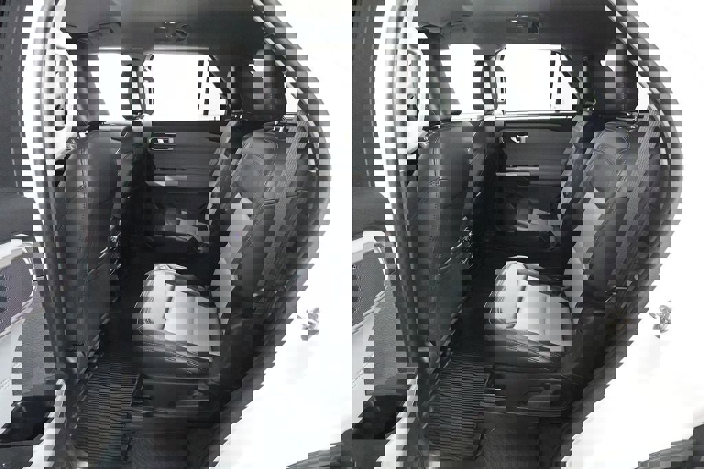 Certified 2024 Ford Explorer XLT w/ Equipment Group 202A AWD/4WD image 26