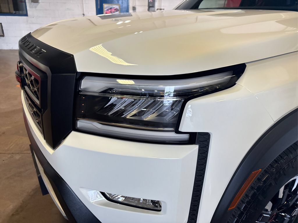 Used 2022 Nissan Frontier PRO-4X w/ Off-Road Protection Package AWD/4WD image 21
