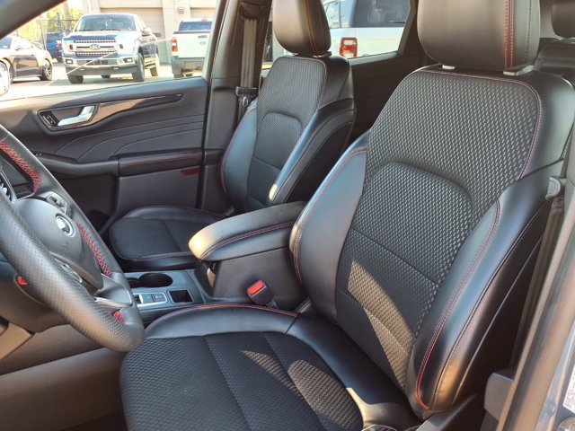 Certified 2024 Ford Escape ST-Line w/ Tech Pack #1 AWD/4WD image 4