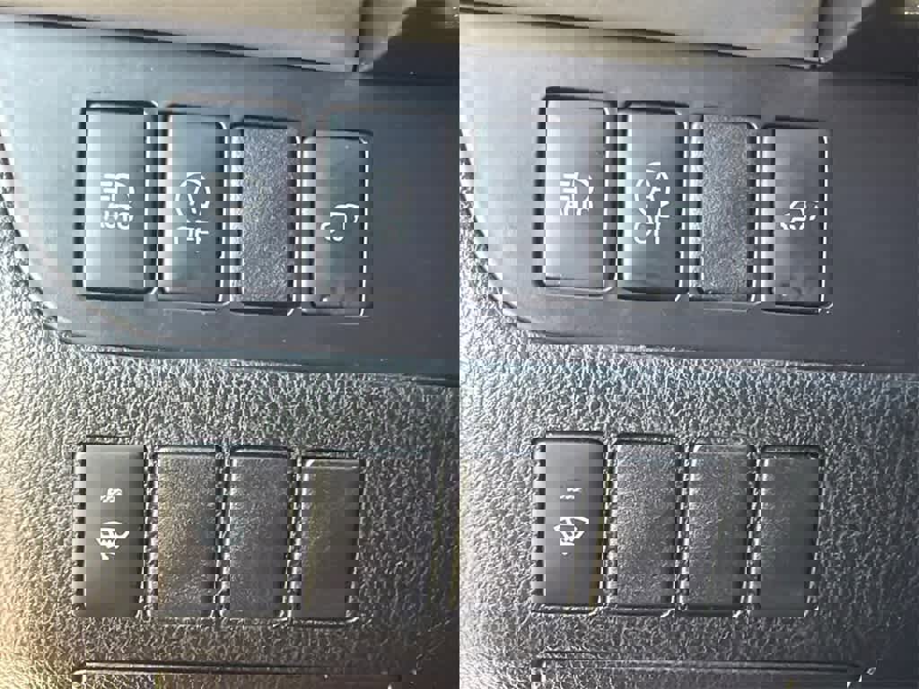 Used 2019 Toyota Highlander XLE w/ Carpet Mat Package (TMS) image 35