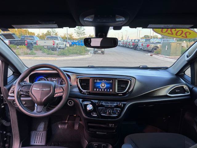 Used 2020 Chrysler Pacifica Touring w/ S Appearance Package FWD image 20