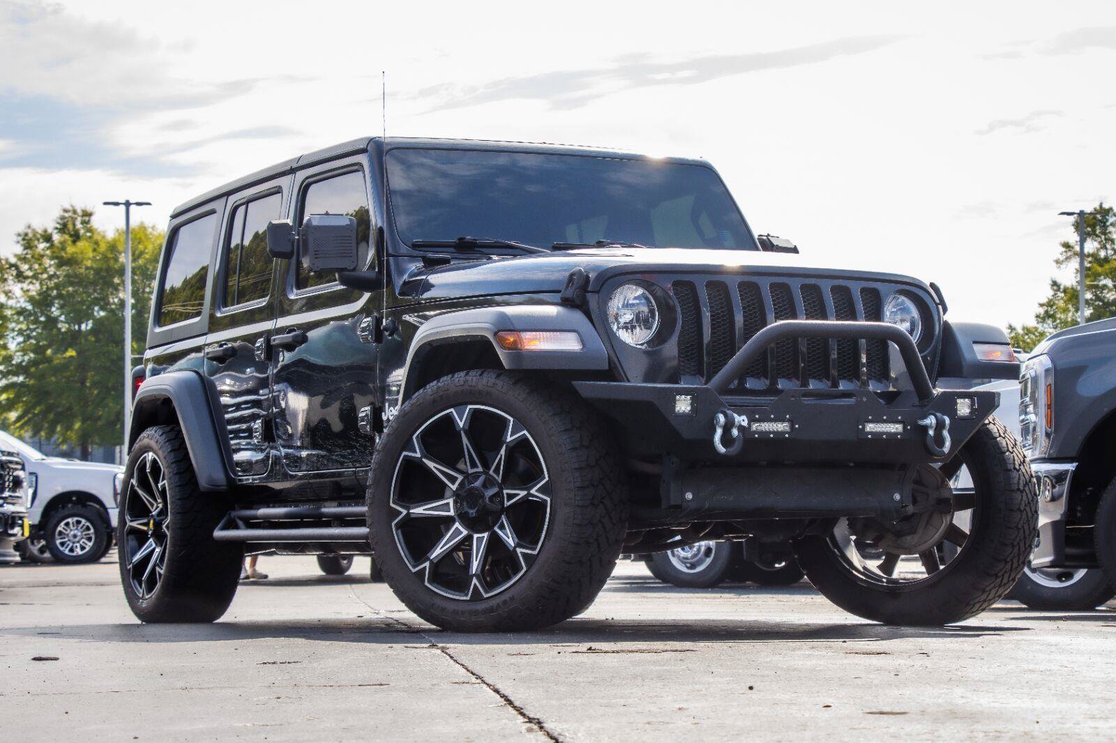 Used 2019 Jeep Wrangler Unlimited Sport AWD/4WD image 2