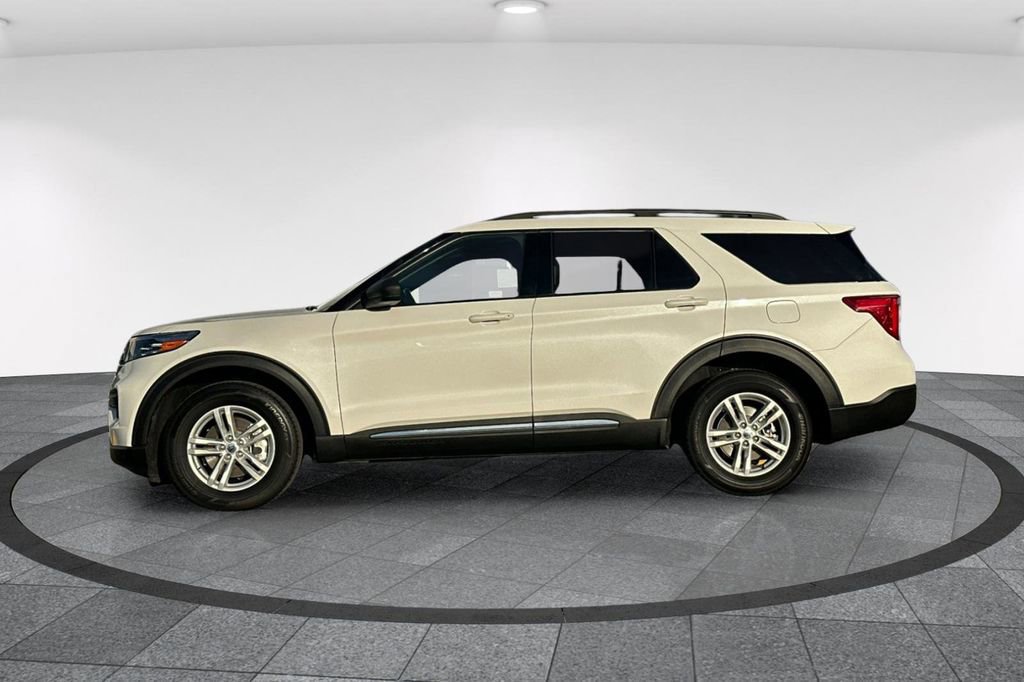 Certified 2023 Ford Explorer XLT image 7