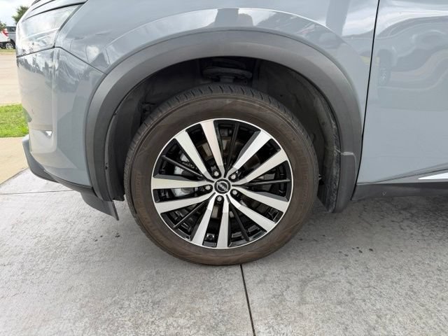 Used 2023 Nissan Pathfinder Platinum AWD/4WD image 4