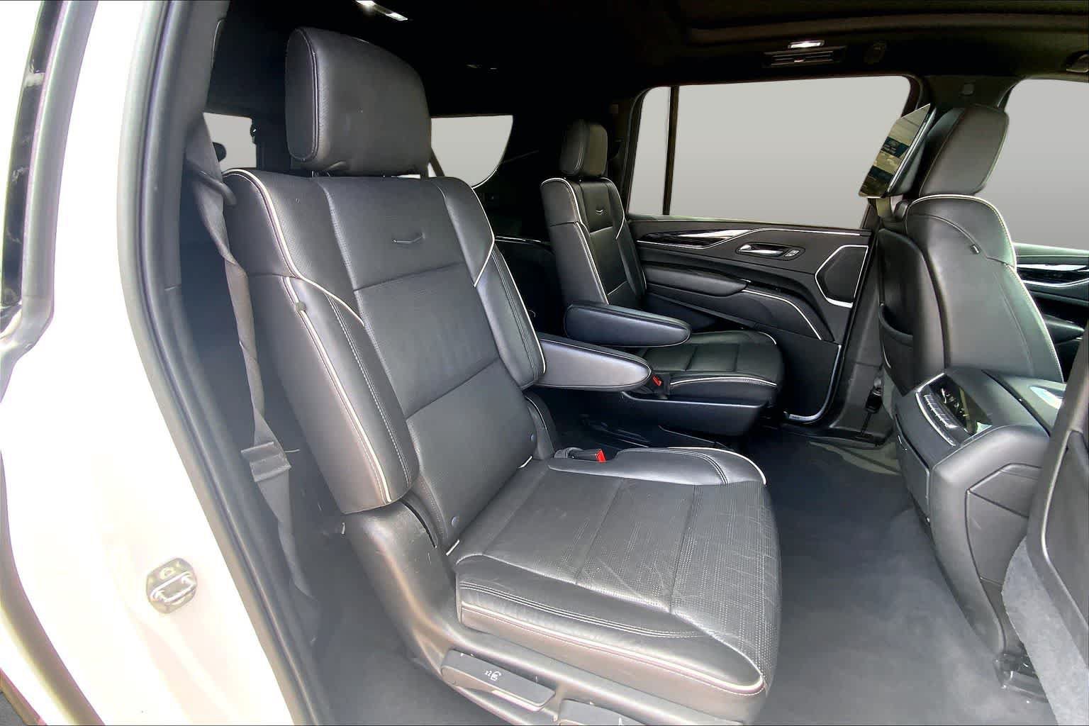 Used 2021 Cadillac Escalade ESV Sport w/ Driver Assist Tech Package AWD/4WD image 20