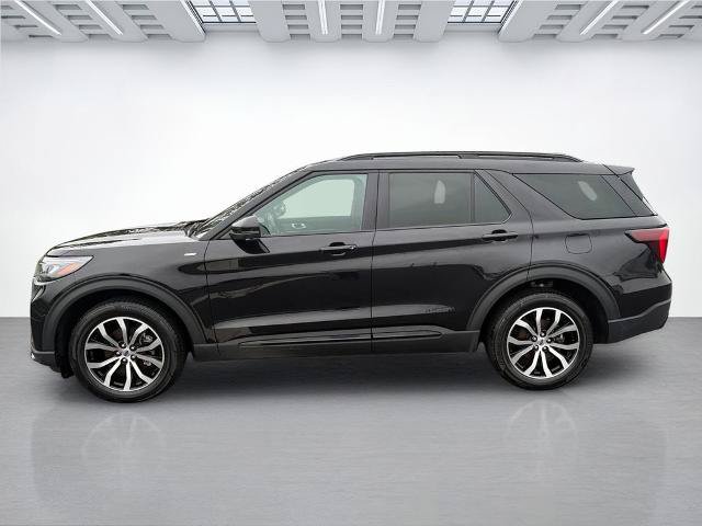Certified 2025 Ford Explorer ST-Line AWD/4WD image 6