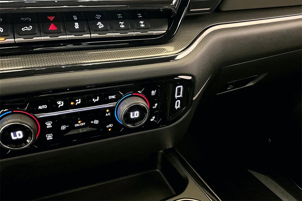 Used 2022 Chevrolet Silverado 1500 ZR2 w/ Technology Package image 29