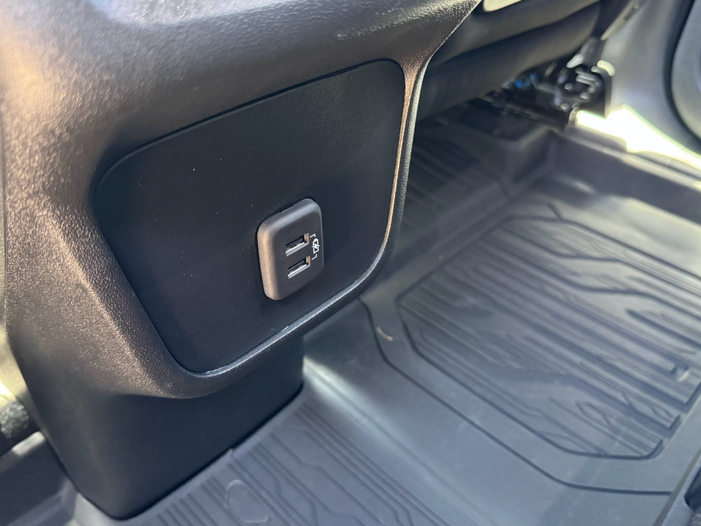 Used 2023 GMC Terrain SLE w/ Driver Convenience Package AWD/4WD image 29