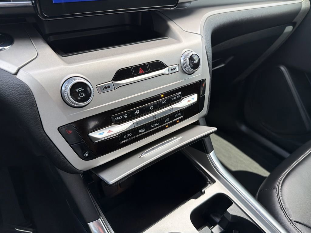 Certified 2022 Ford Explorer XLT w/ Equipment Group 202A image 26