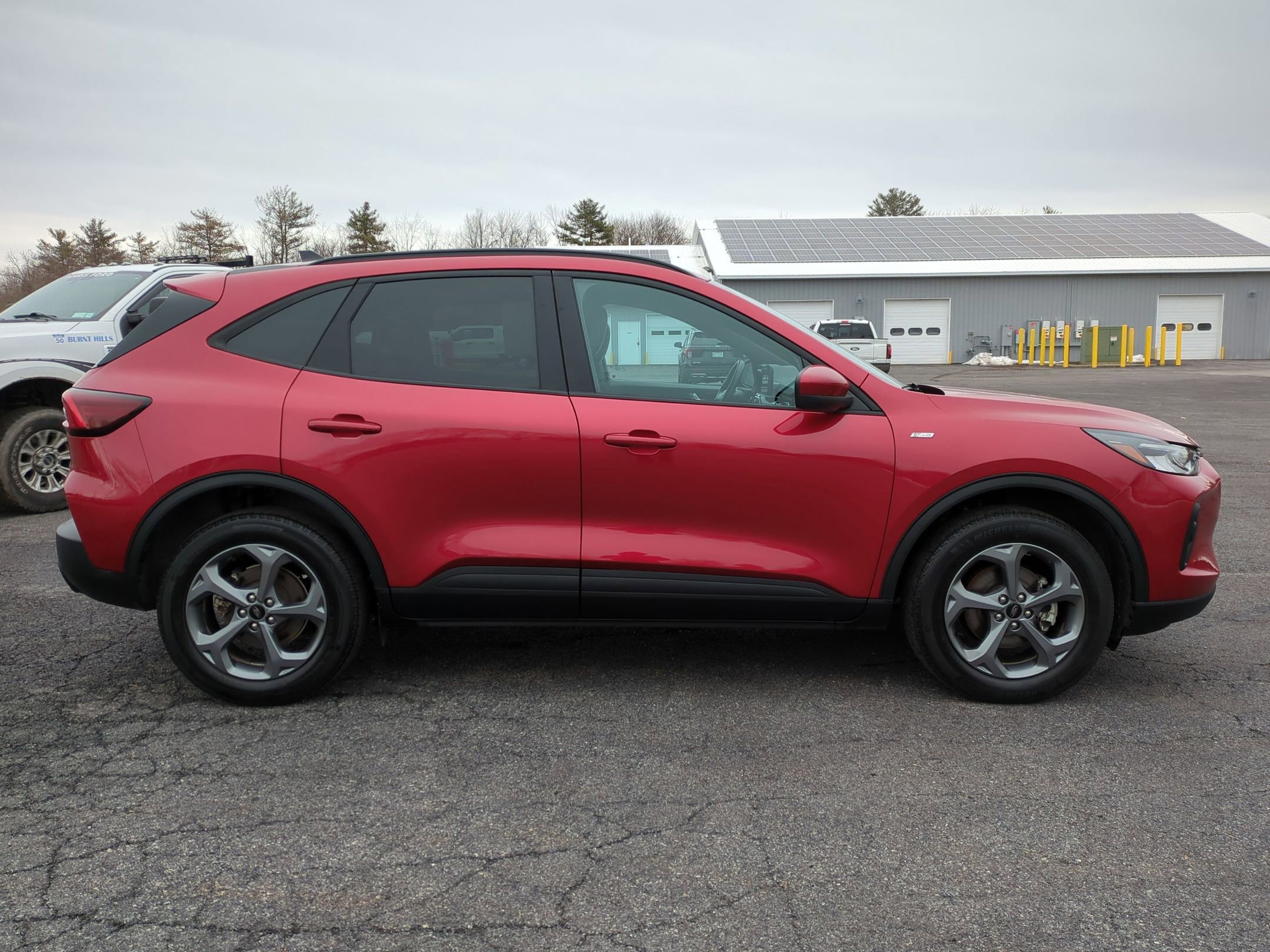 Certified 2025 Ford Escape ST-Line Select AWD/4WD image 4