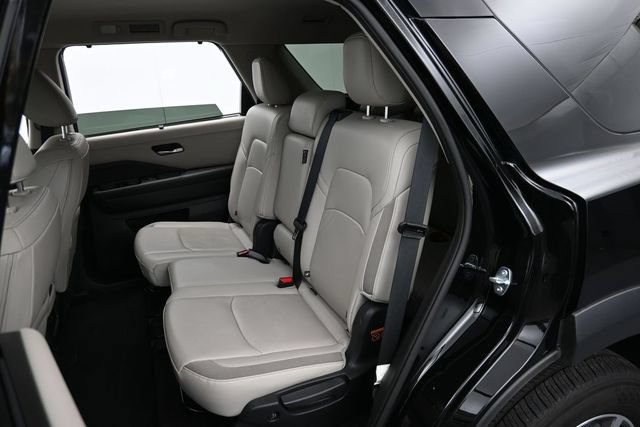 Used 2025 Nissan Pathfinder SL FWD image 27
