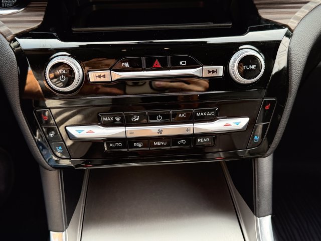 Certified 2022 Ford Explorer Limited w/ Equipment Group 301A AWD/4WD image 5