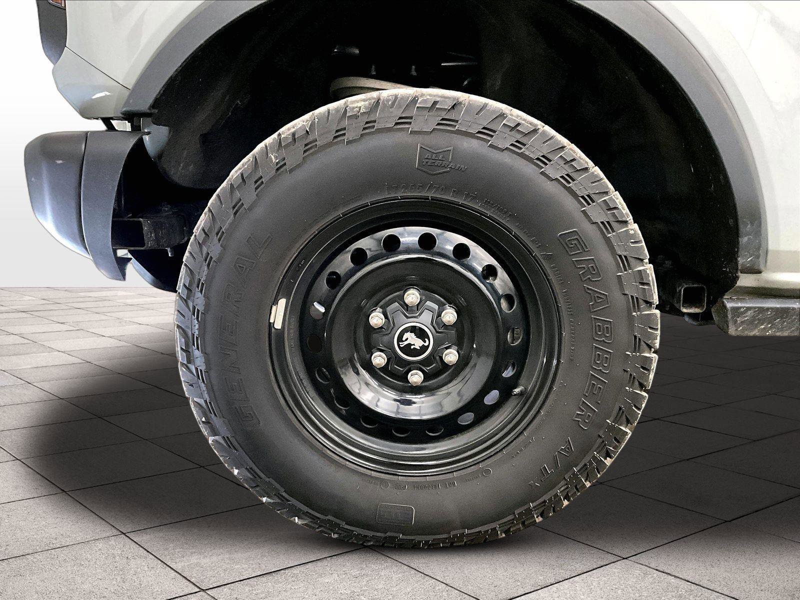 Certified 2022 Ford Bronco Black Diamond AWD/4WD image 8