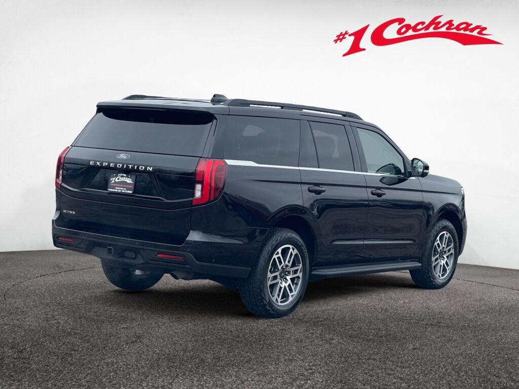 Certified 2025 Ford Expedition Active image 5