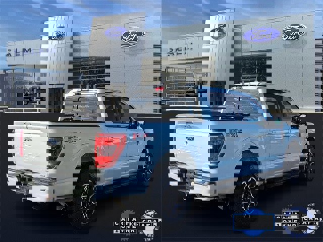 Certified 2022 Ford F150 XLT w/ Equipment Group 302A High image 3