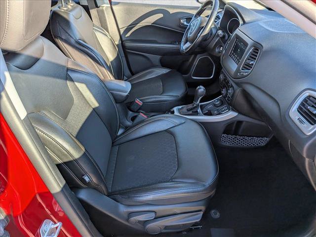 Used 2020 Jeep Compass Latitude w/ Cold Weather Group AWD/4WD image 23