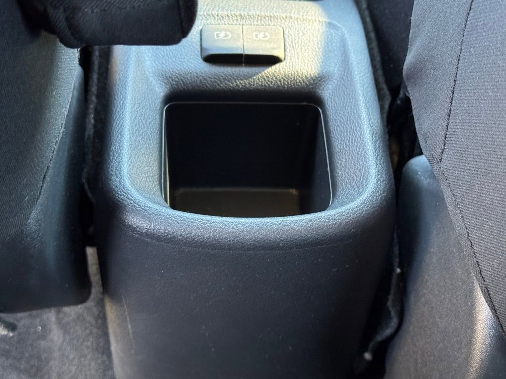 Used 2019 Nissan Kicks SR image 29