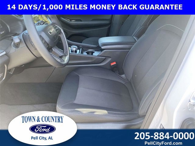 Used 2024 Jeep Grand Cherokee Laredo X image 12