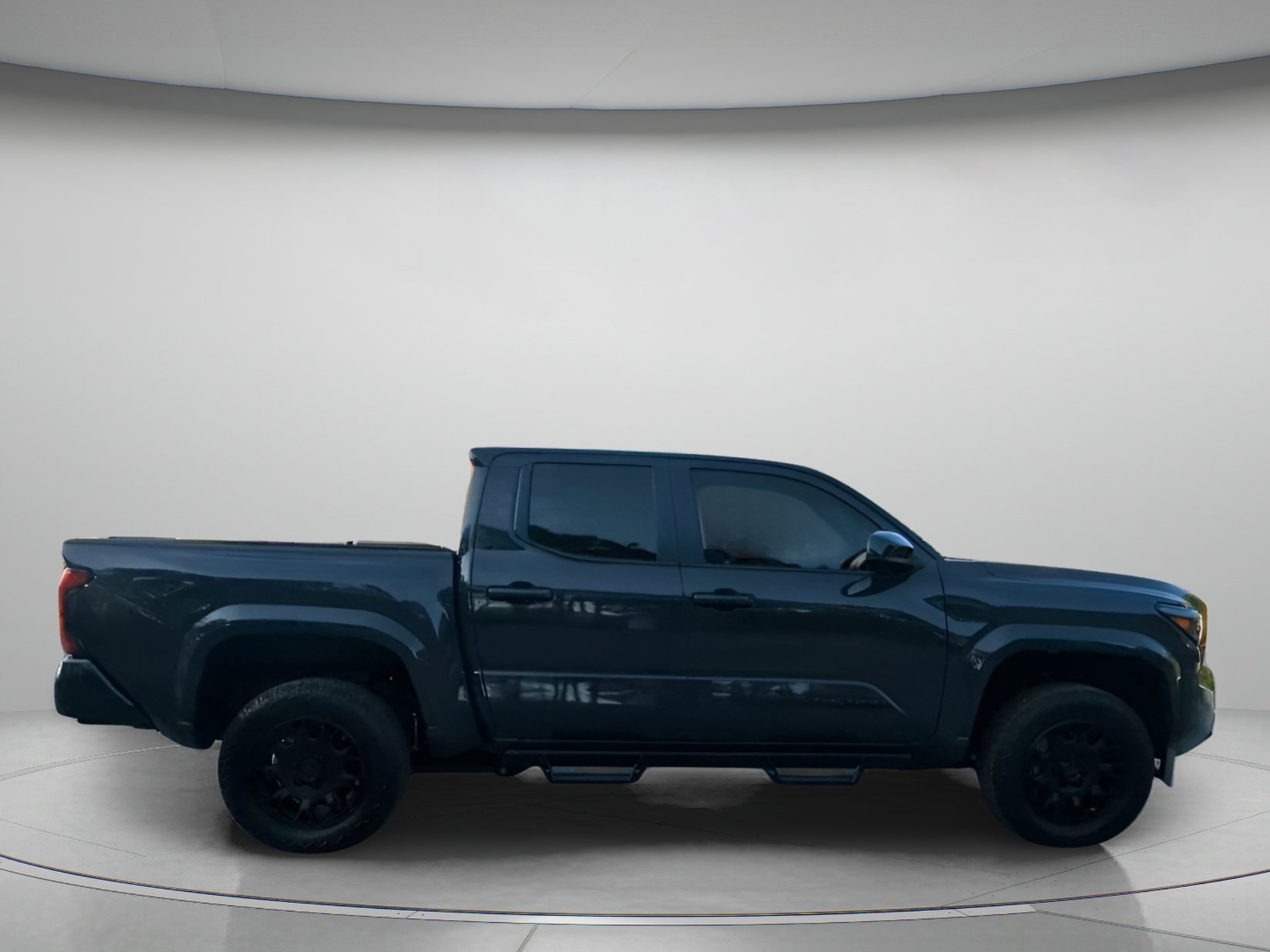 Used 2025 Toyota Tacoma SR5 AWD/4WD image 32