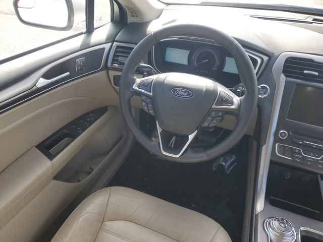 Certified 2018 Ford Fusion SE w/ Fusion SE Technology Package image 9