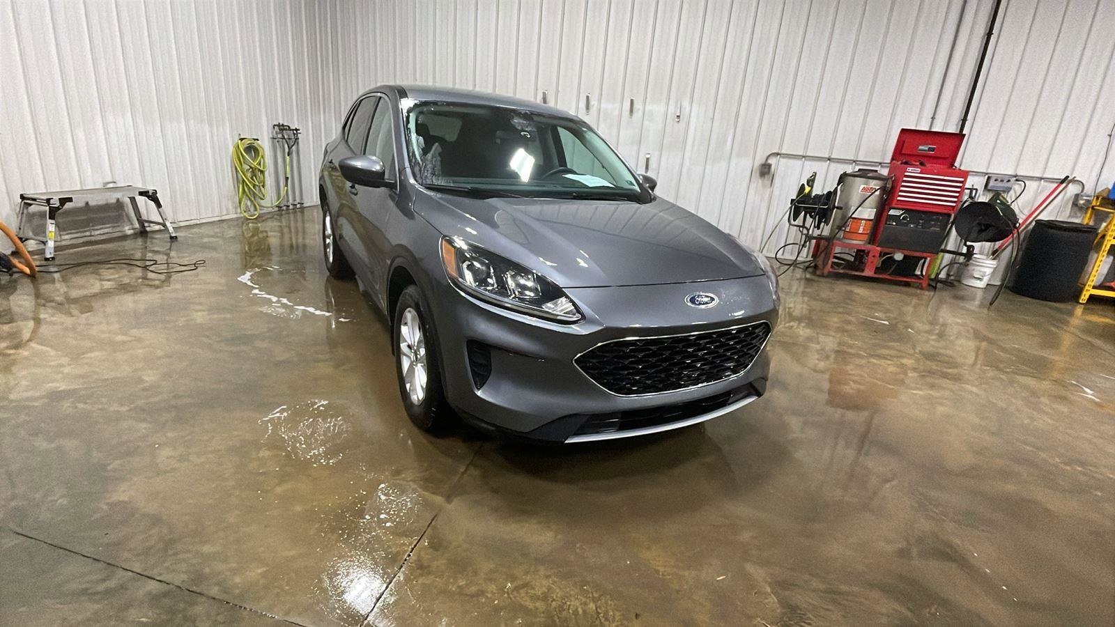 Certified 2021 Ford Escape SE w/ Cold Weather Package image 3