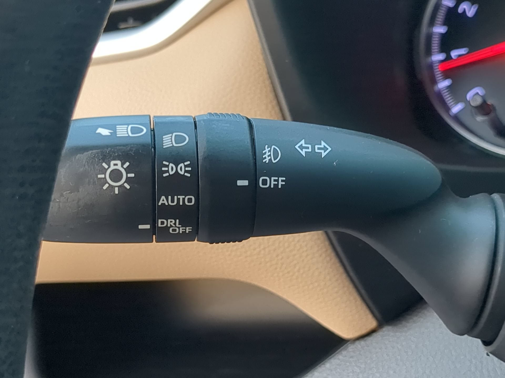 Used 2021 Toyota RAV4 XLE AWD/4WD image 61