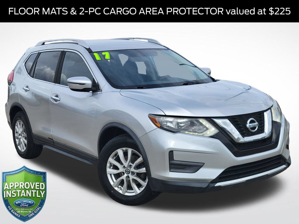 Used 2017 Nissan Rogue SV FWD image 1