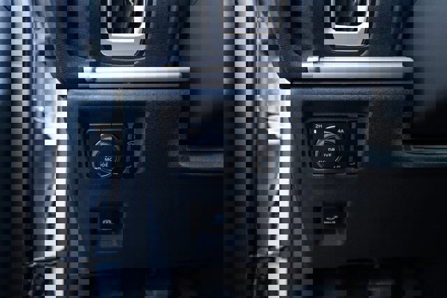 Certified 2025 Ford Expedition Active image 18