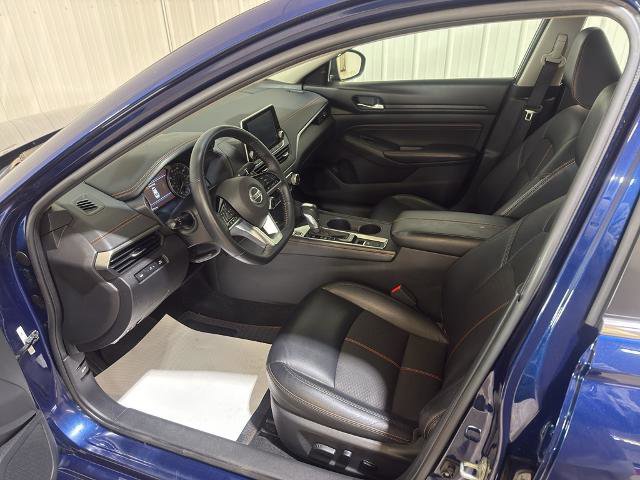 Used 2020 Nissan Altima 2.5 SR w/ Premium Package image 7