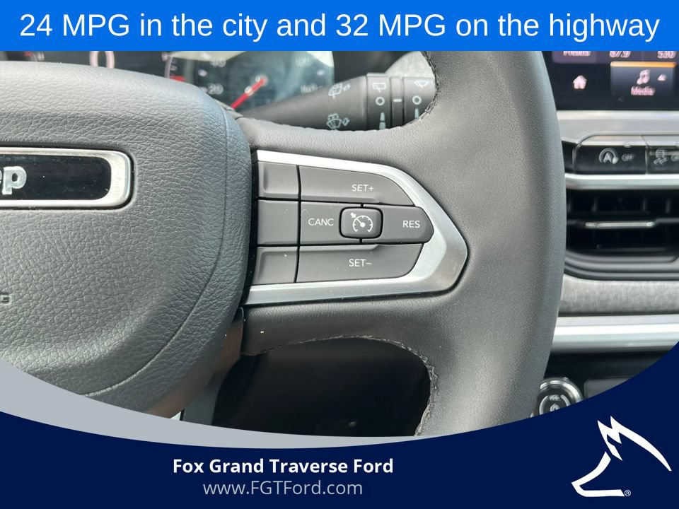 Used 2024 Jeep Compass Latitude AWD/4WD image 18