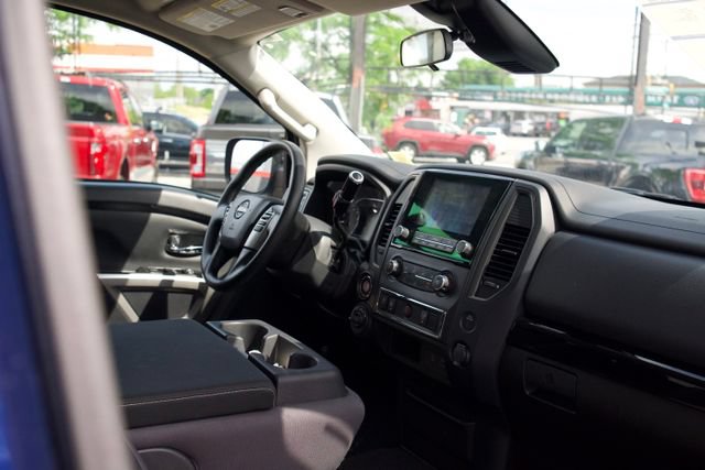 Used 2023 Nissan Titan SV AWD/4WD image 15