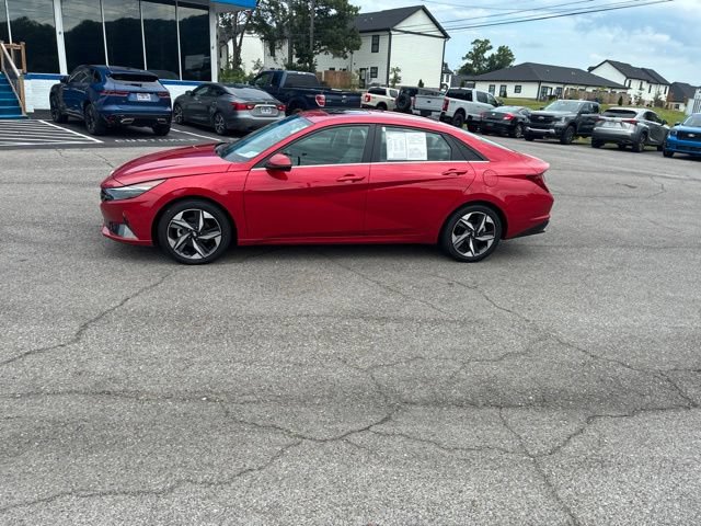 Used 2023 Hyundai Elantra Limited FWD image 17