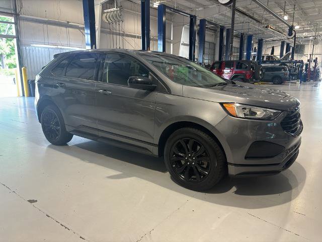 Certified 2022 Ford Edge SE w/ Black Appearance Package AWD/4WD image 7