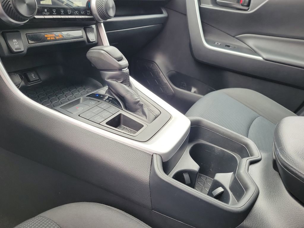 Used 2020 Toyota RAV4 LE w/ All Weather Liner Package image 29
