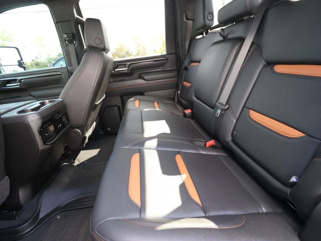 Used 2025 GMC Sierra 2500 AT4 w/ AT4 Premium Plus Package image 15