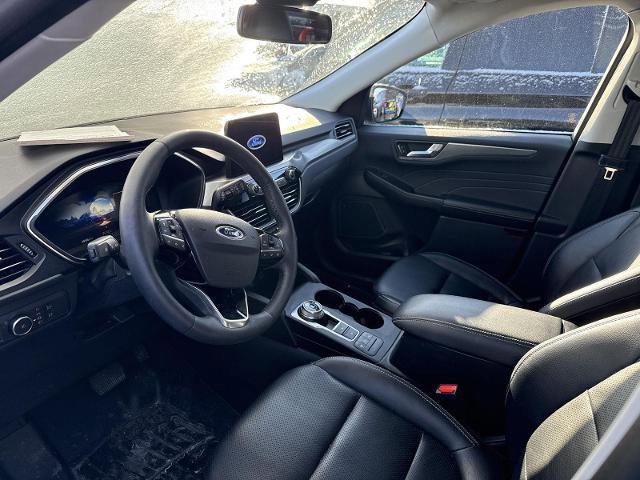 Certified 2022 Ford Escape Titanium w/ Class II Trailer Tow Package image 4