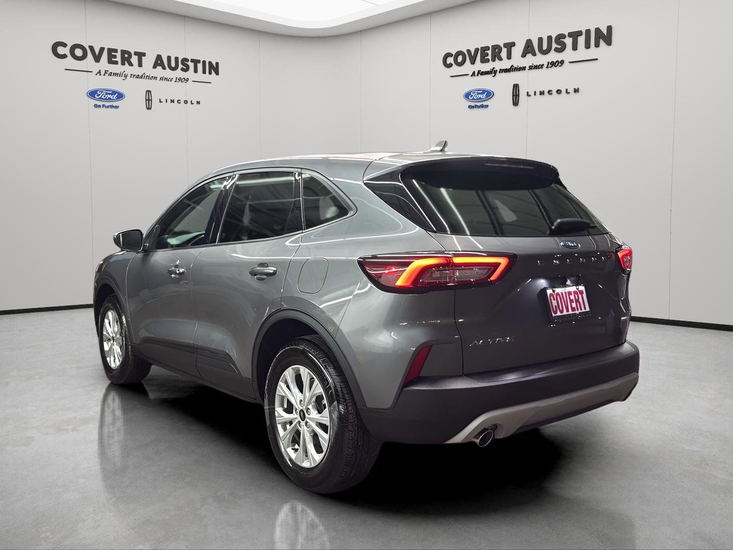 Certified 2025 Ford Escape Active image 3