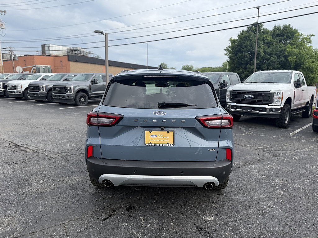 Certified 2025 Ford Escape SE FWD image 5