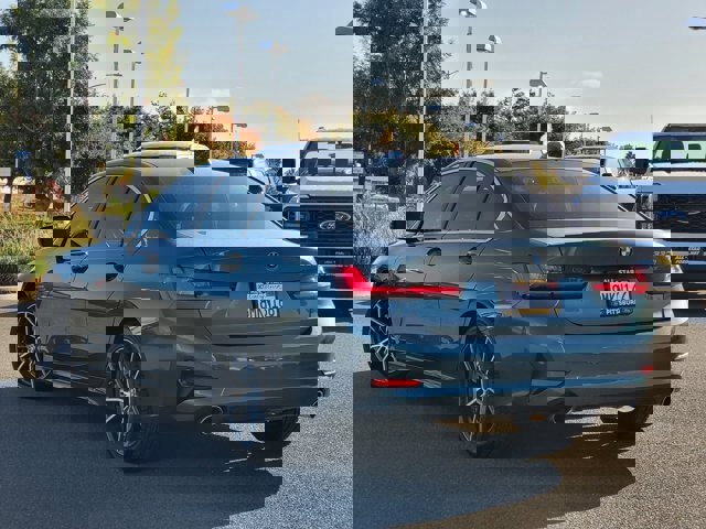 Used 2020 BMW 330i Sedan w/ Premium Package image 6