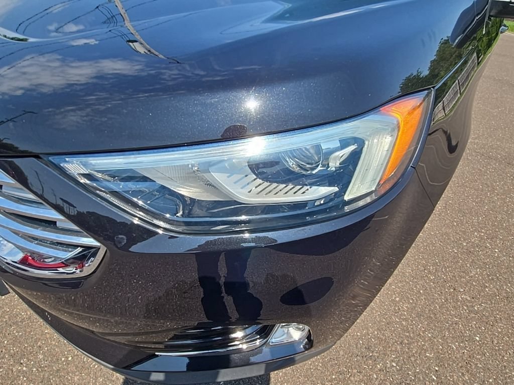 Certified 2019 Ford Edge Titanium w/ Cold Weather Package AWD/4WD image 40