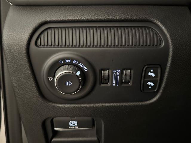 Used 2024 Jeep Wagoneer L Series II RWD image 19