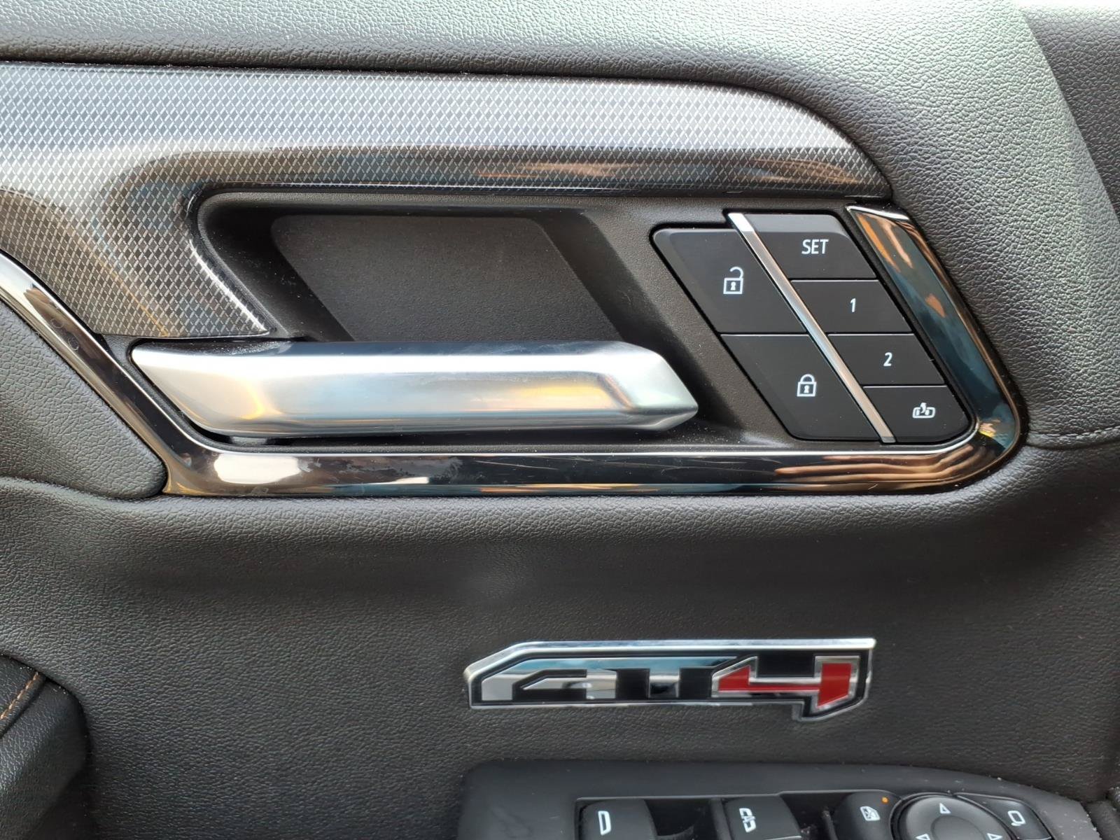 Used 2023 GMC Sierra 1500 AT4 w/ AT4 Premium Package AWD/4WD image 13