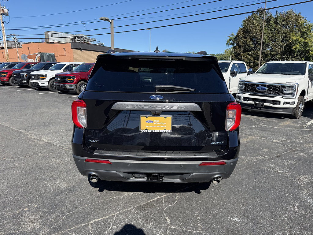 Certified 2022 Ford Explorer XLT w/ Equipment Group 202A AWD/4WD image 5