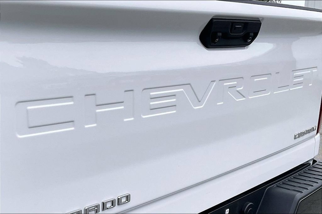 Used 2025 Chevrolet Silverado 2500 Custom w/ Custom Value Package AWD/4WD image 8