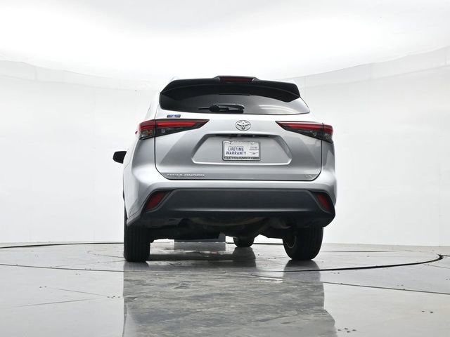 Used 2024 Toyota Highlander LE image 39