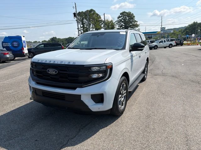 Certified 2025 Ford Expedition Active RWD image 9