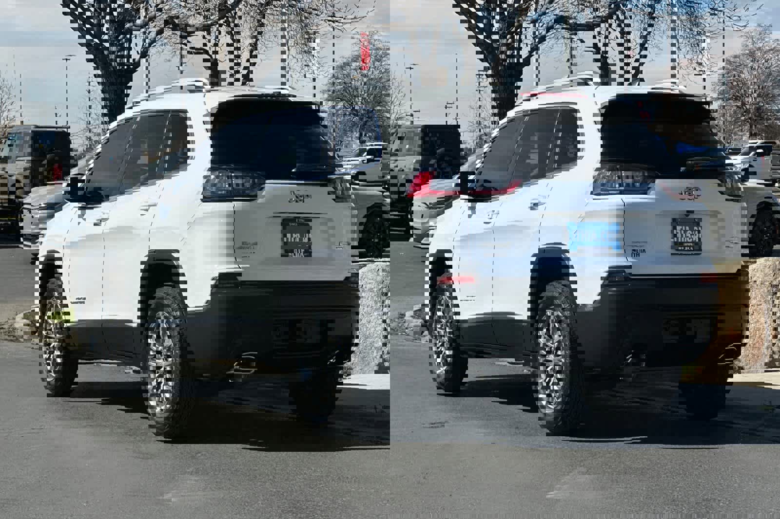 Used 2019 Jeep Cherokee Latitude Plus w/ Comfort/Convenience Group video 3