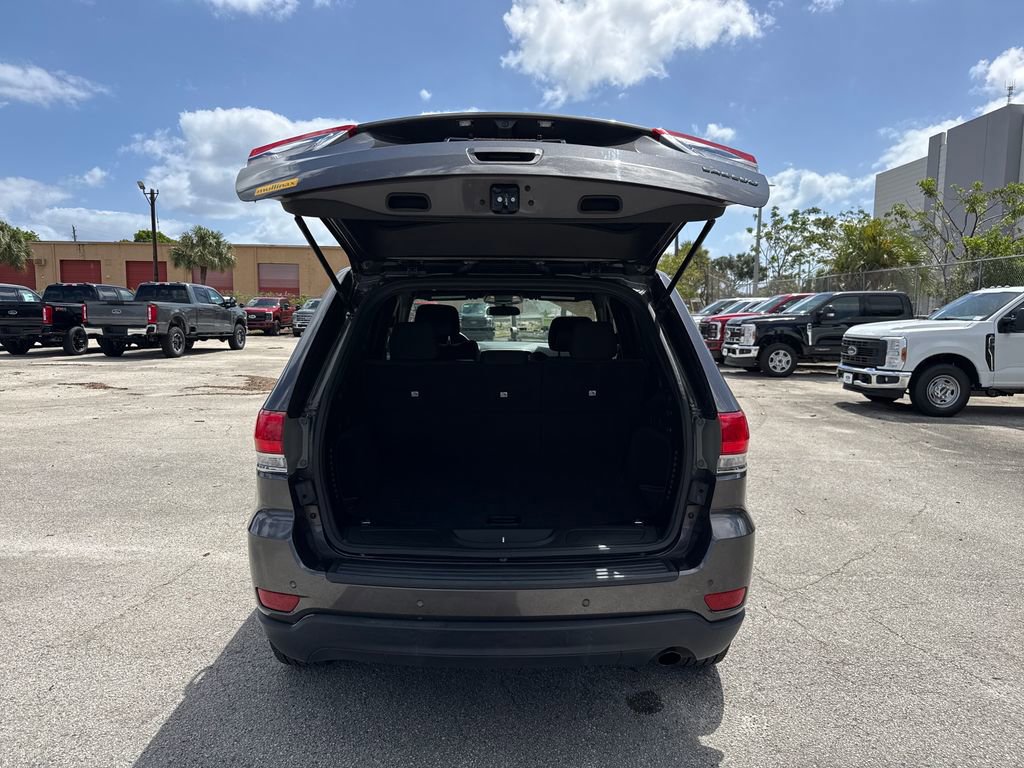 Used 2018 Jeep Grand Cherokee Laredo image 25